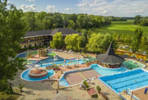 Гостиница Hotel Termálkristály Aqualand  Ракеве